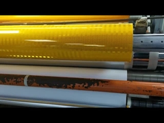 Cómo elegir la lámina de vinilo reflector prismático PMMA para señales de tráfico vial