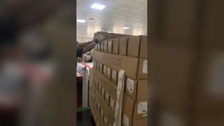 Cómo cortar y empaquetar una pegatina de vinilo autoadhesivo (SAV)